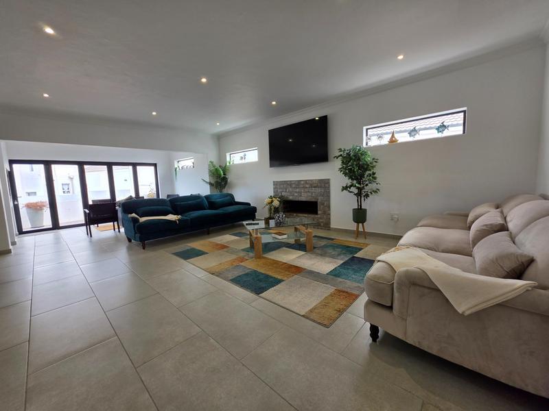 4 Bedroom Property for Sale in Shelley Point Western Cape